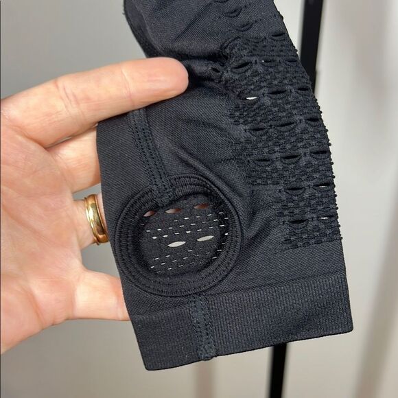 Gymshark Back Embellished Crop Top - Picture 7 of 10